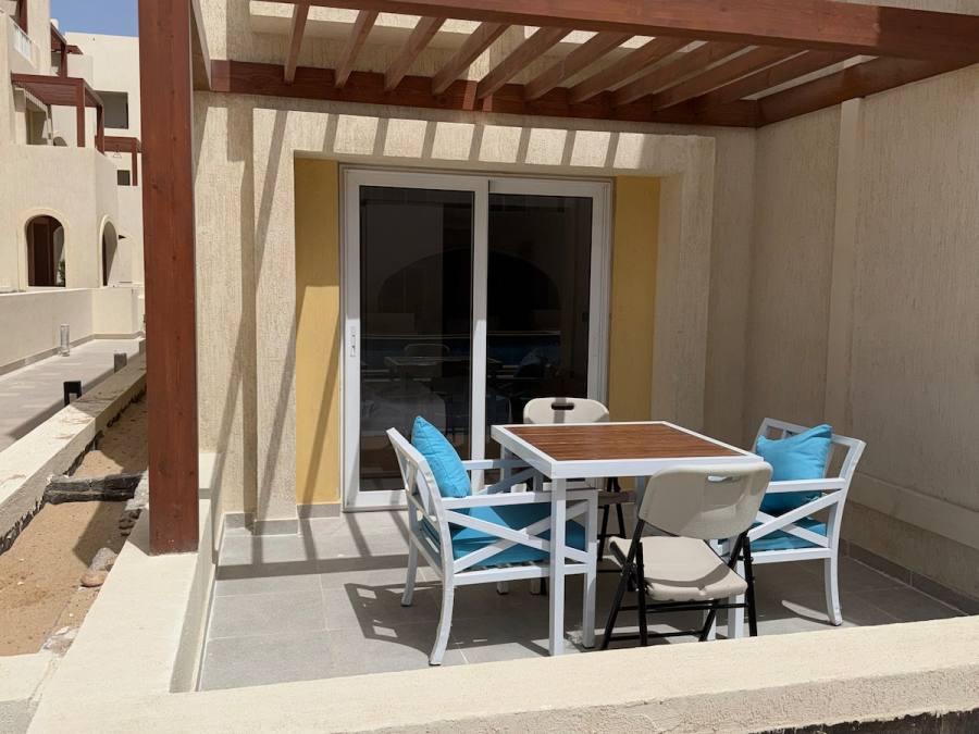 G02 Bay Village studio | Balcony | Poolside — photo 10