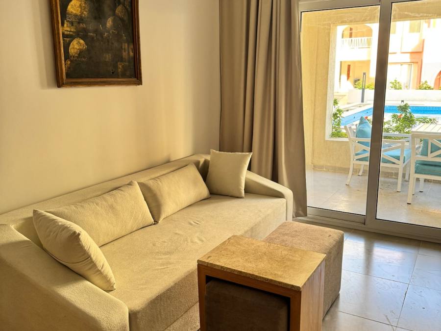 G04 one bedroom apart/balcony/fountain view — photo 2