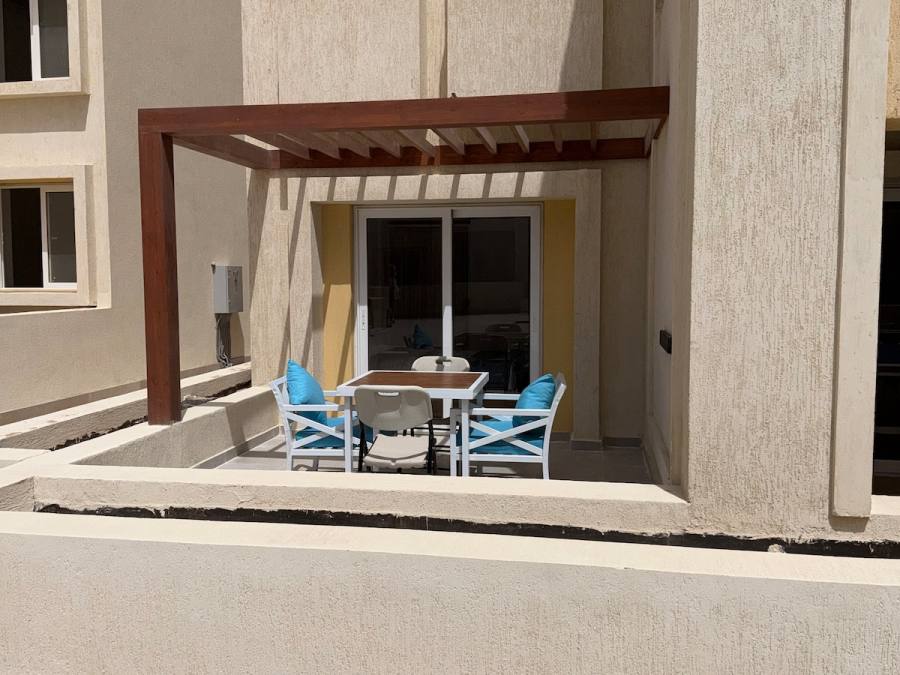 G02 Bay Village studio | Balcony | Poolside — photo 8