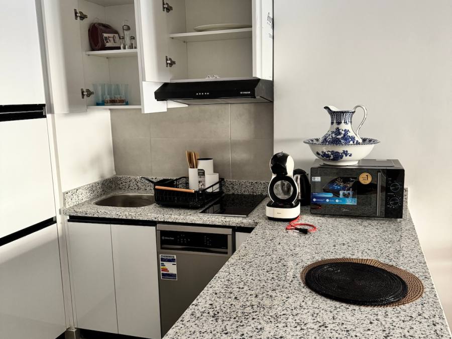 G04 one bedroom apart/balcony/fountain view — photo 6