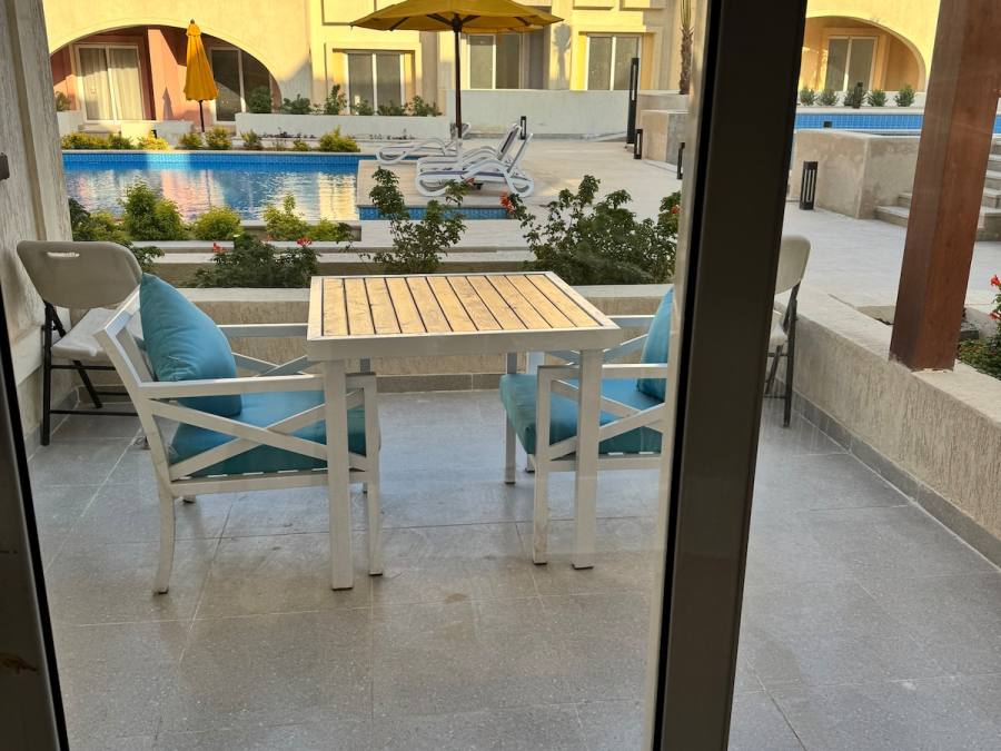 G02 Bay Village studio | Balcony | Poolside — photo 6